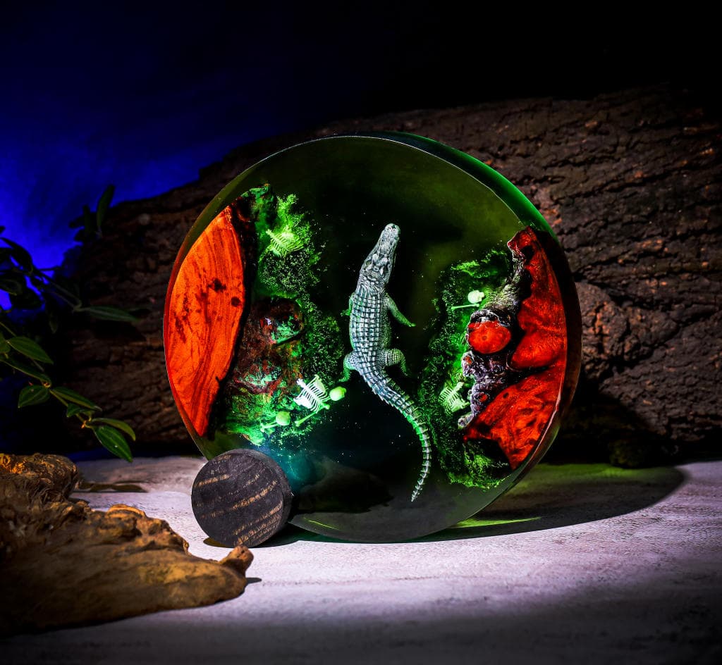 Crocodile Resin Lamp - Image 10