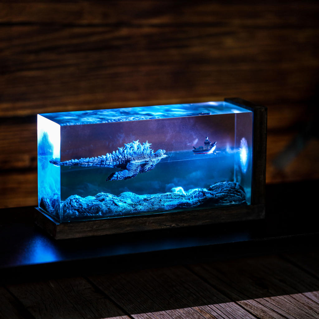 Cuboid Swimming Godzilla Monster Night Light - Image 7