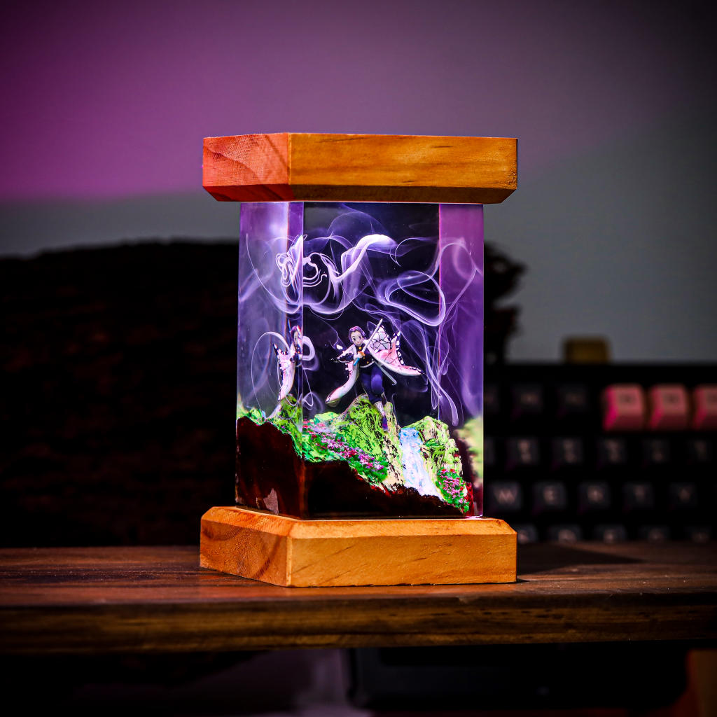 Butterfly Swordswoman Resin Lamp - Image 9