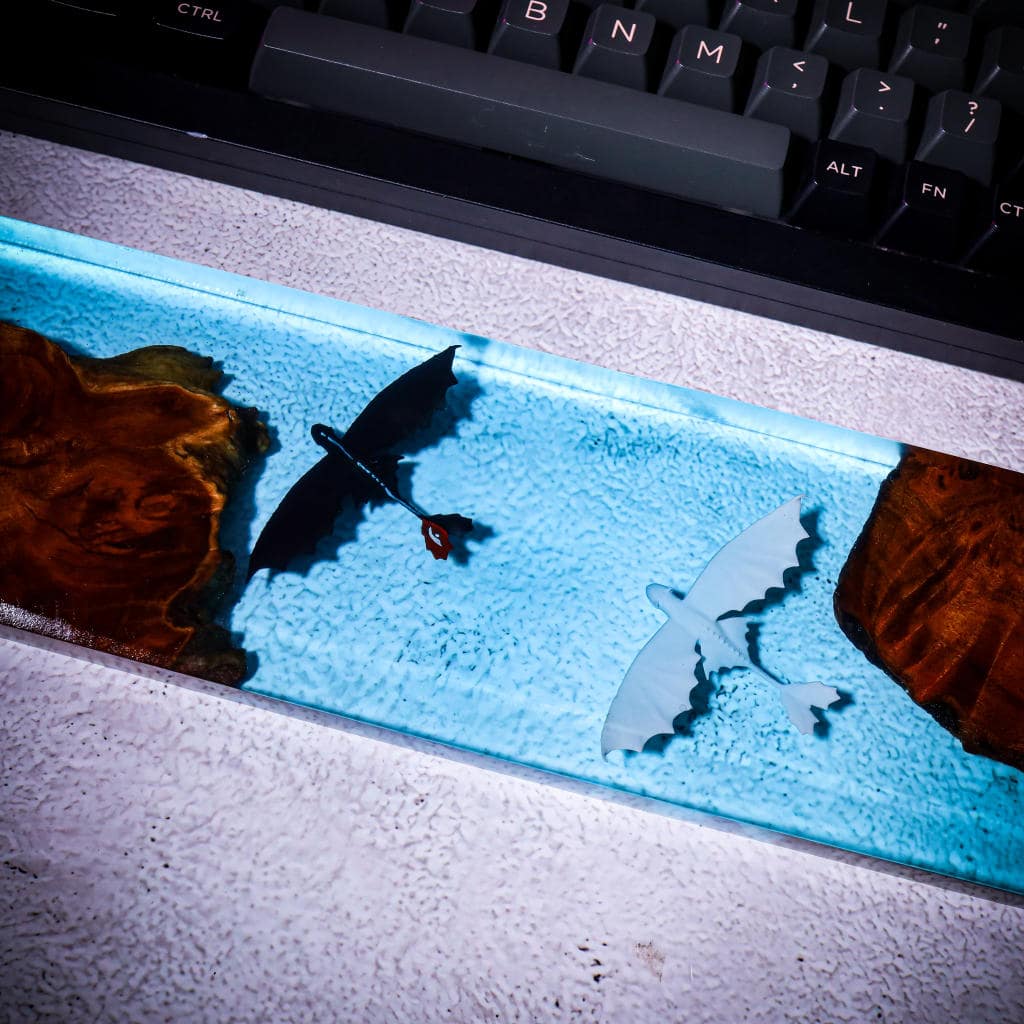 Toothless and Light Fury Resin Wrist Rest - Image 8