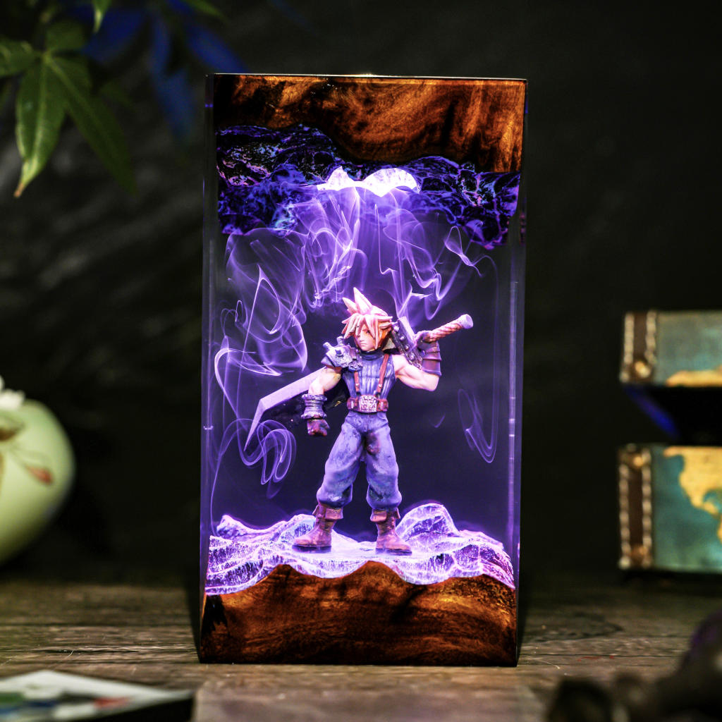 Cloud Strife Final Fantasy Lamp - Image 8