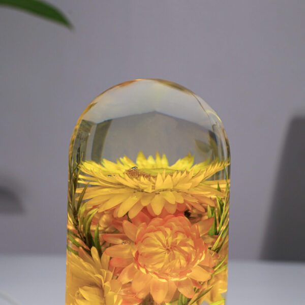 Strawflowers Epoxy lamp - Image 9