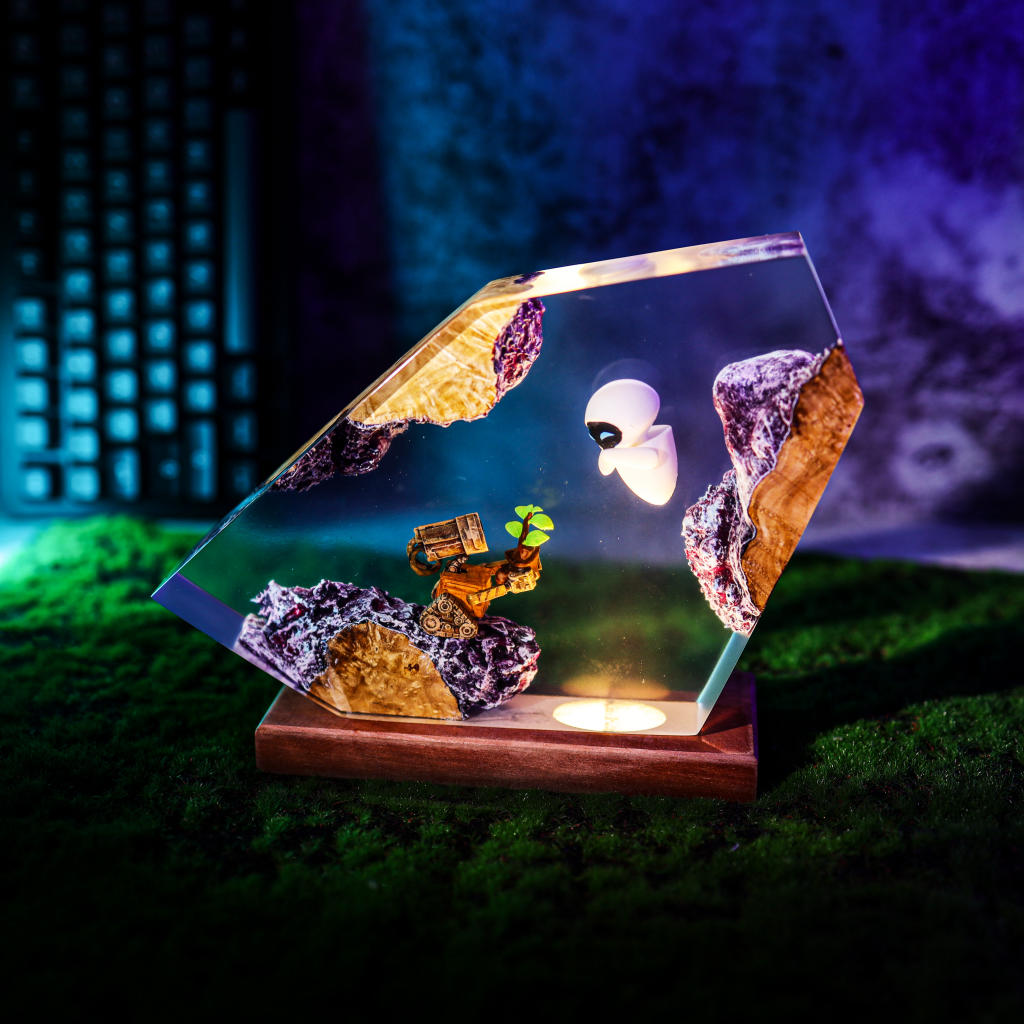 Wall-E and Eve Night Light Ver 2 - Image 9