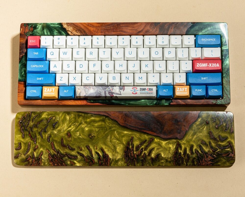 Yin Yang Resin and Wood wrist rest - Image 9