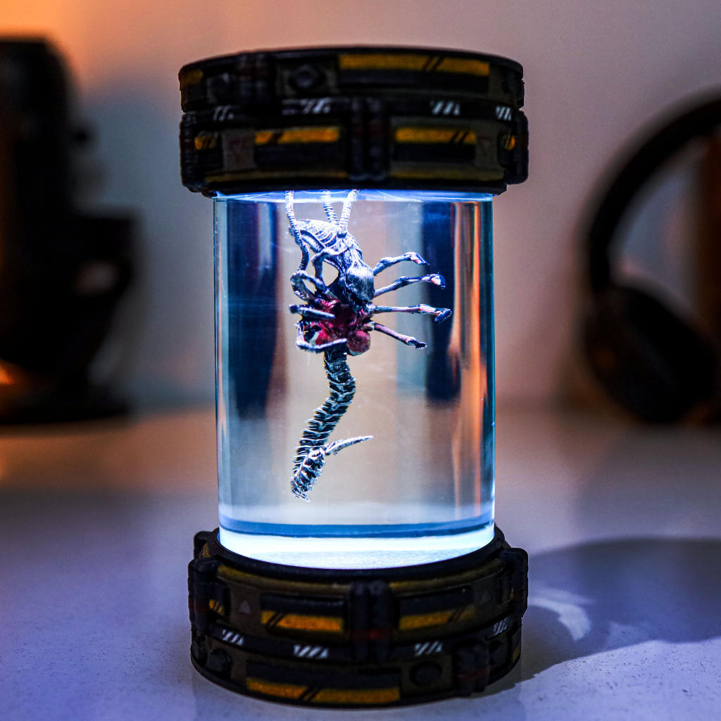 Alien FaceHugger Xenomorph Biolab Night Lamp - Image 10