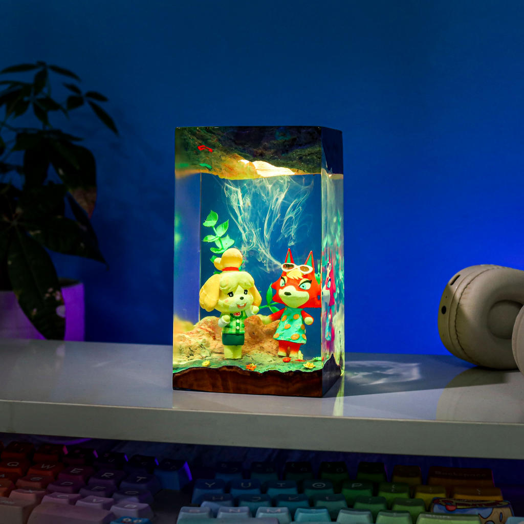 Animal Crossing Isabelle and Audie Night Light - Image 4