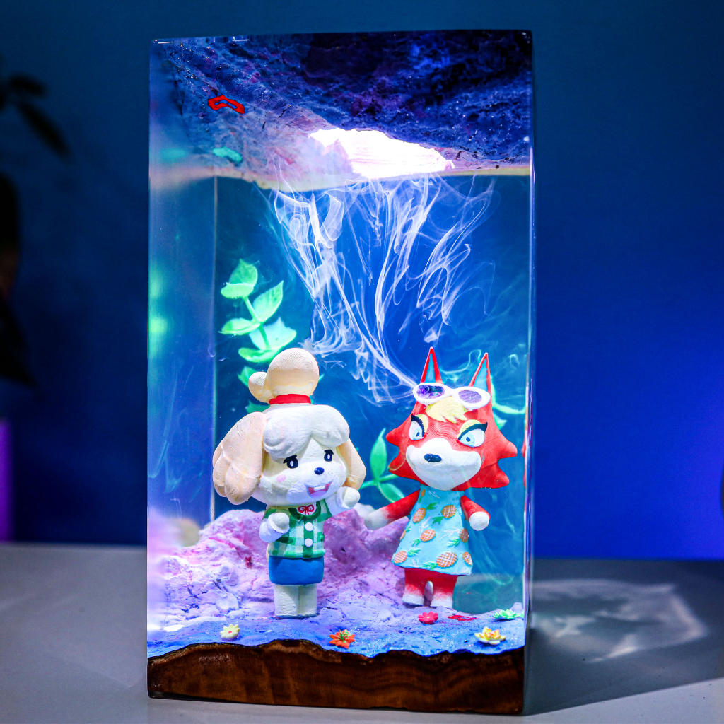 Animal Crossing Isabelle and Audie Night Light - Image 5