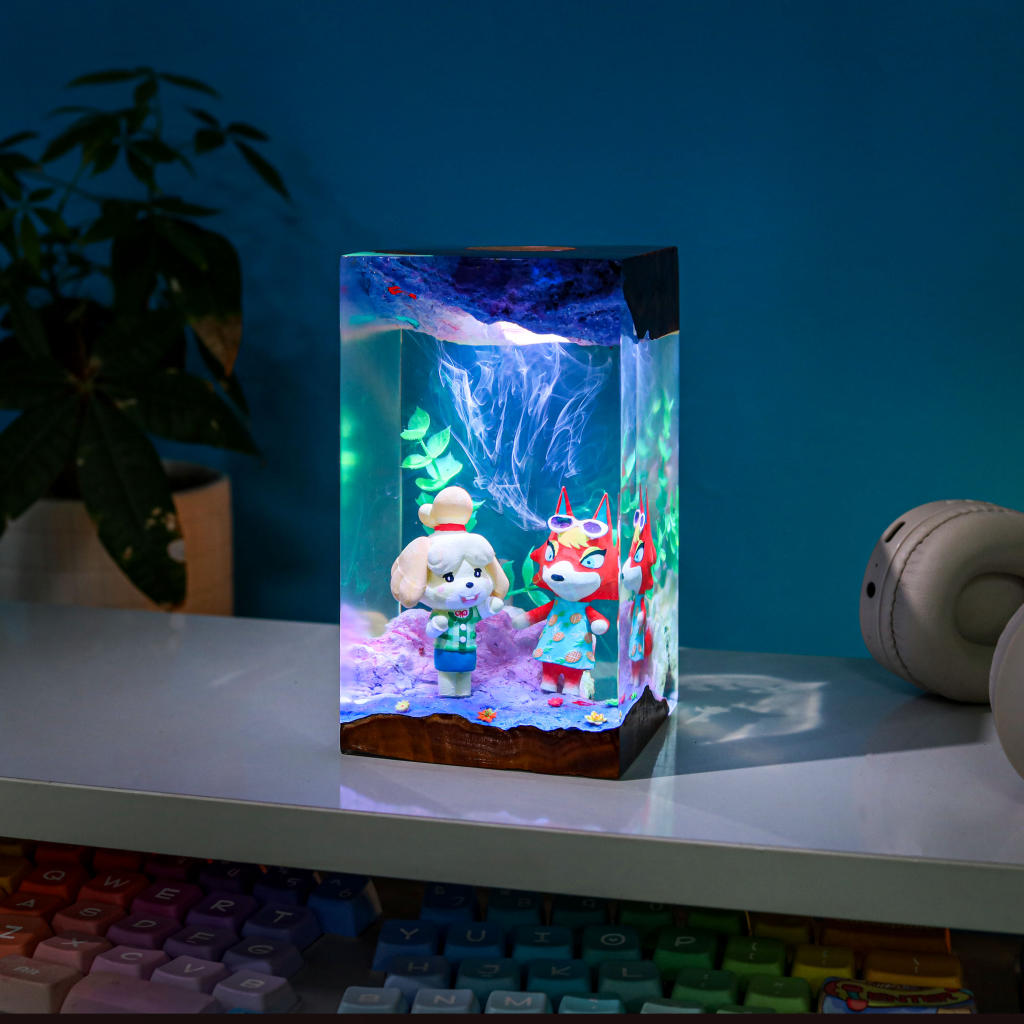 Animal Crossing Isabelle and Audie Night Light - Image 6
