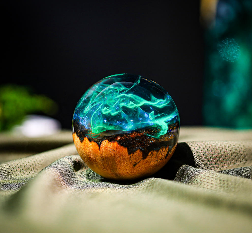 Aurora Borealis Paperweight - Image 7