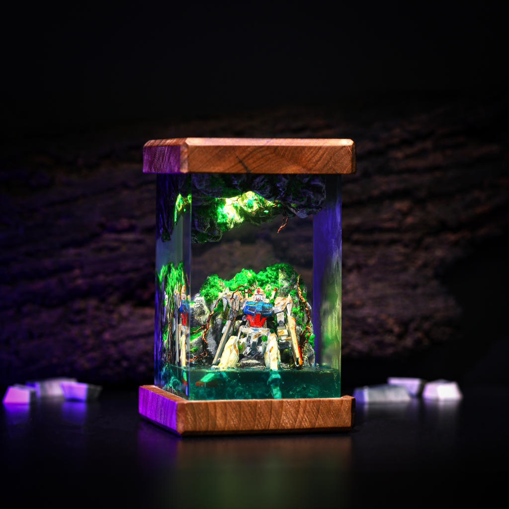 BROKEN Gundam in Deep Ocean Epoxy Lamp - Image 3