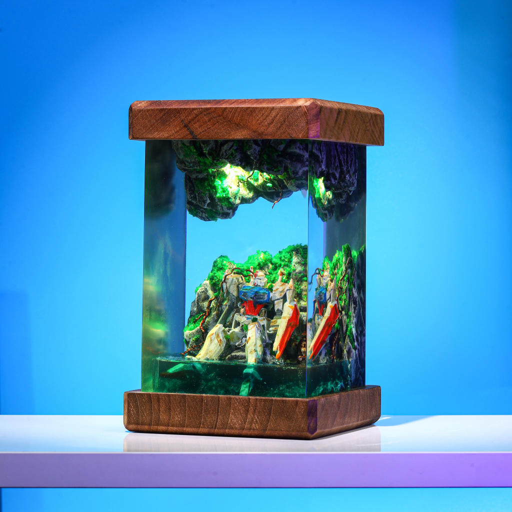 BROKEN Gundam in Deep Ocean Epoxy Lamp - Image 6