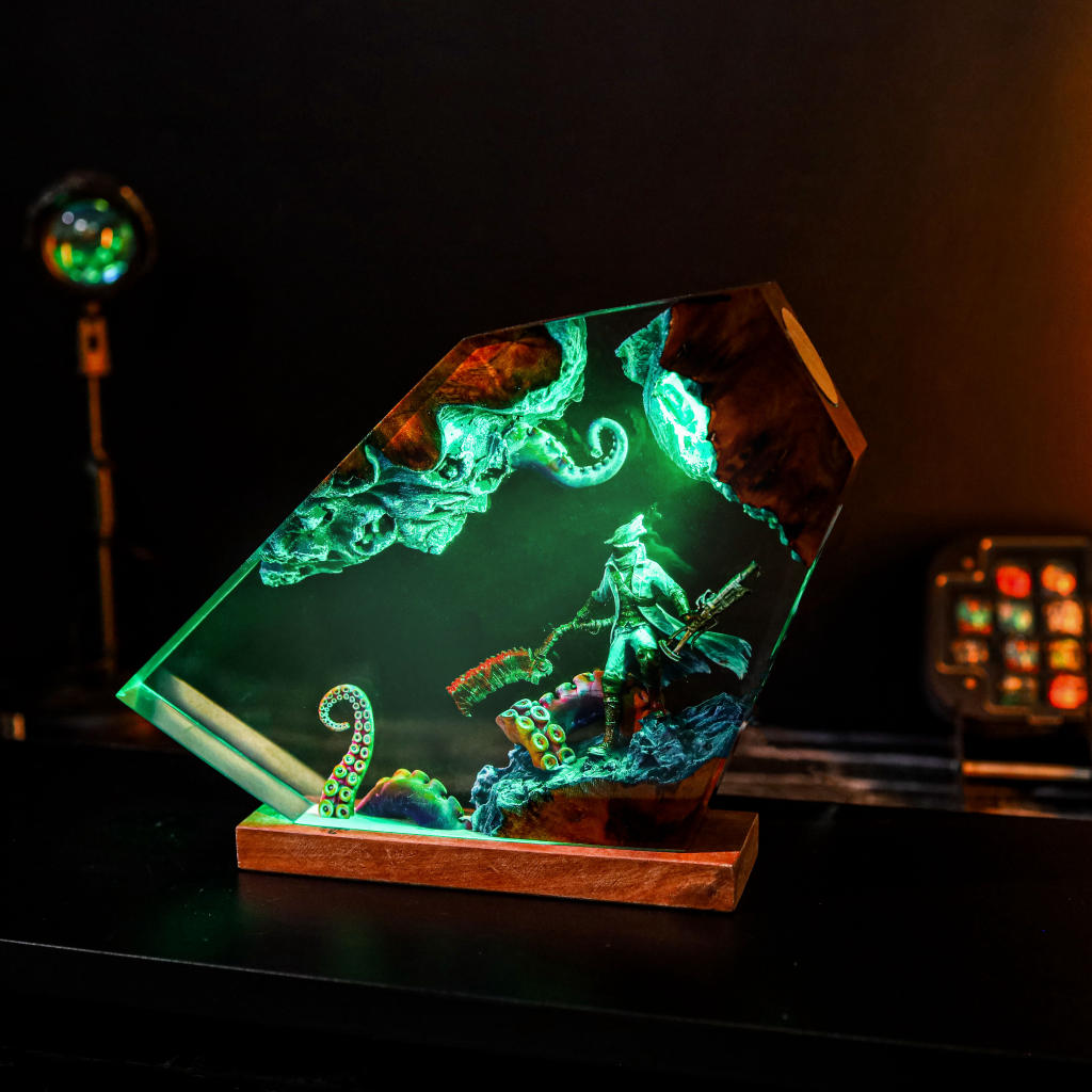 Bloodborne Hunter Epoxy Night Light - Image 6
