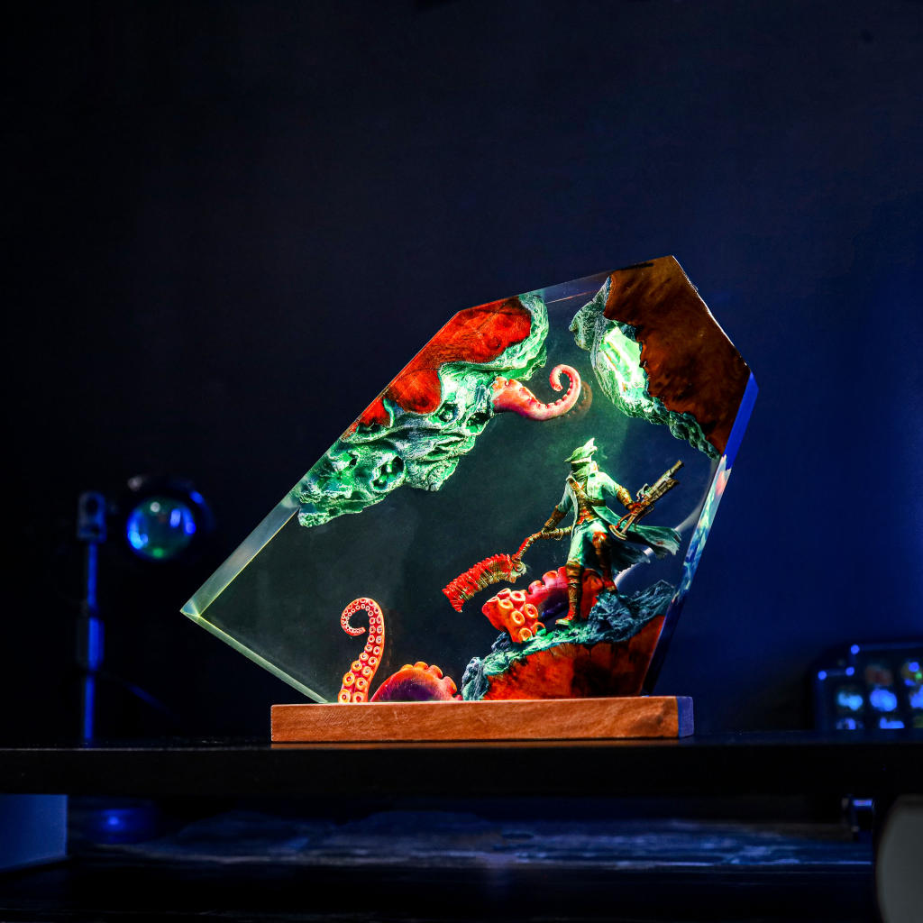 Bloodborne Hunter Epoxy Night Light - Image 7