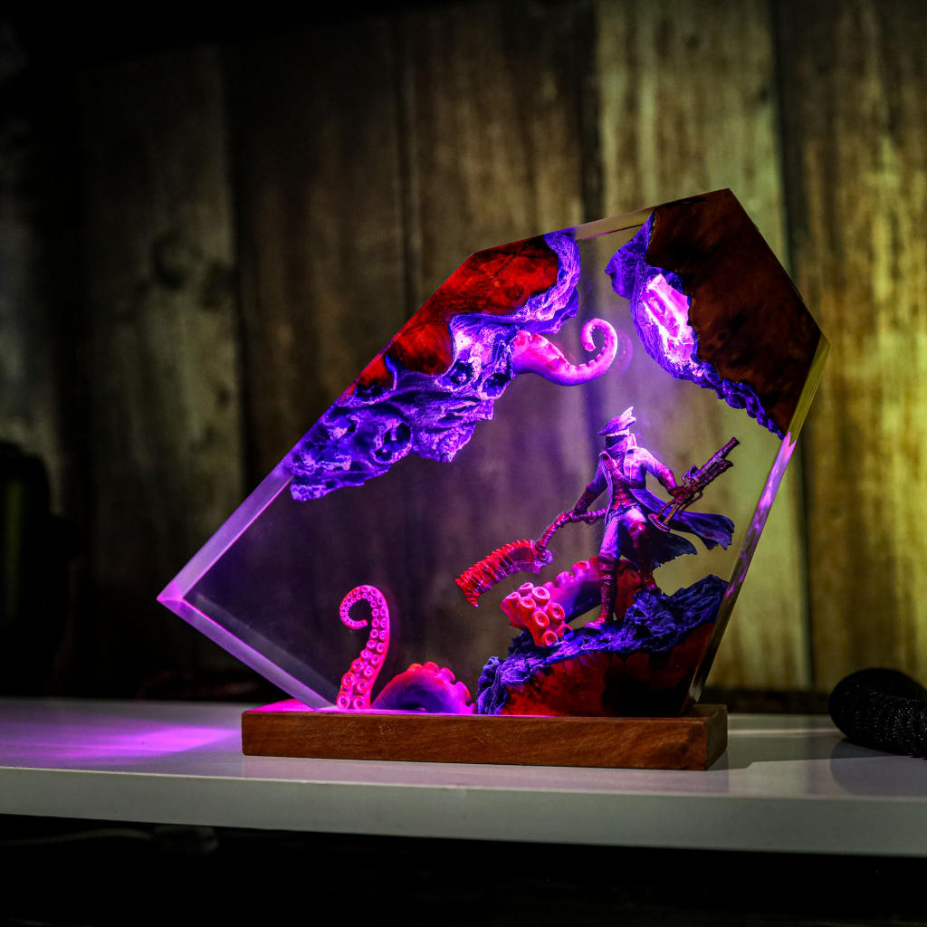 Bloodborne Hunter Epoxy Night Light - Image 8