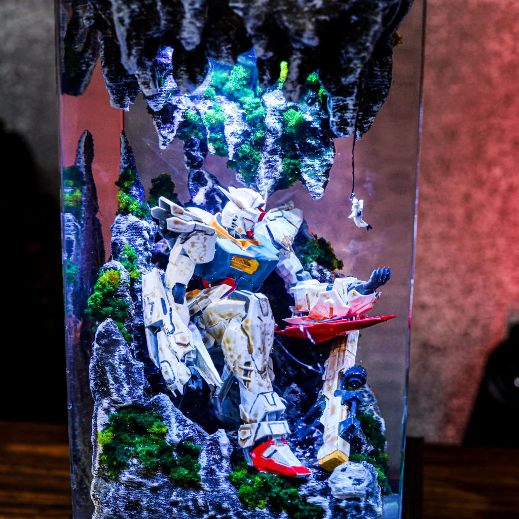 Broken Gundam Diorama Light Ver 2 - Image 3