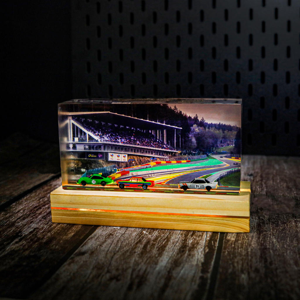 Car Racing Diorama Night Lamp - Image 2