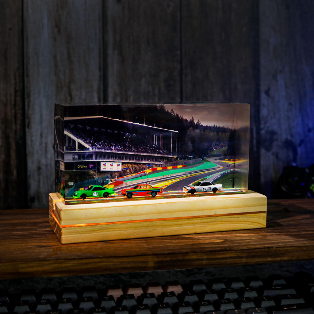 Car Racing Diorama Night Lamp - Image 5