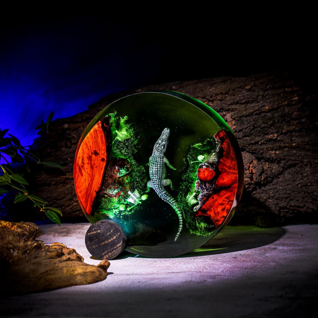 Crocodile Resin Lamp - Image 2