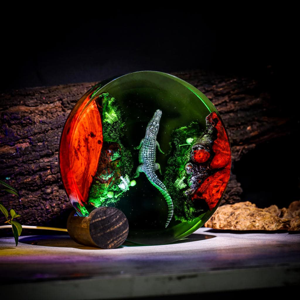 Crocodile Resin Lamp - Image 9