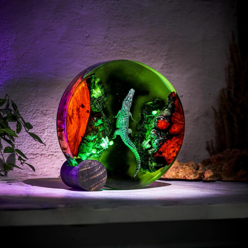 Crocodile Resin Lamp - Image 6