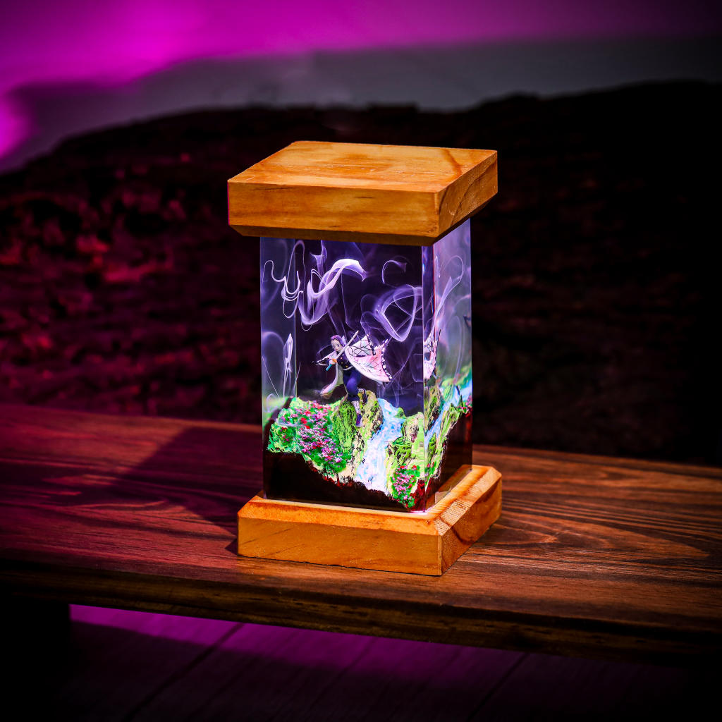 Butterfly Swordswoman Resin Lamp - Image 8