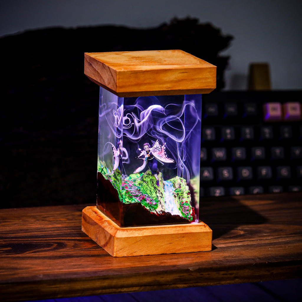 Butterfly Swordswoman Resin Lamp - Image 5