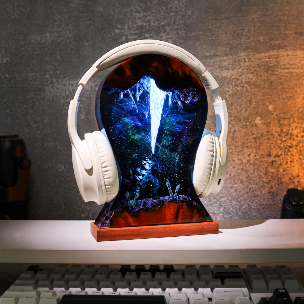 Godzilla Headphone Stand &amp; Night Light - Image 5