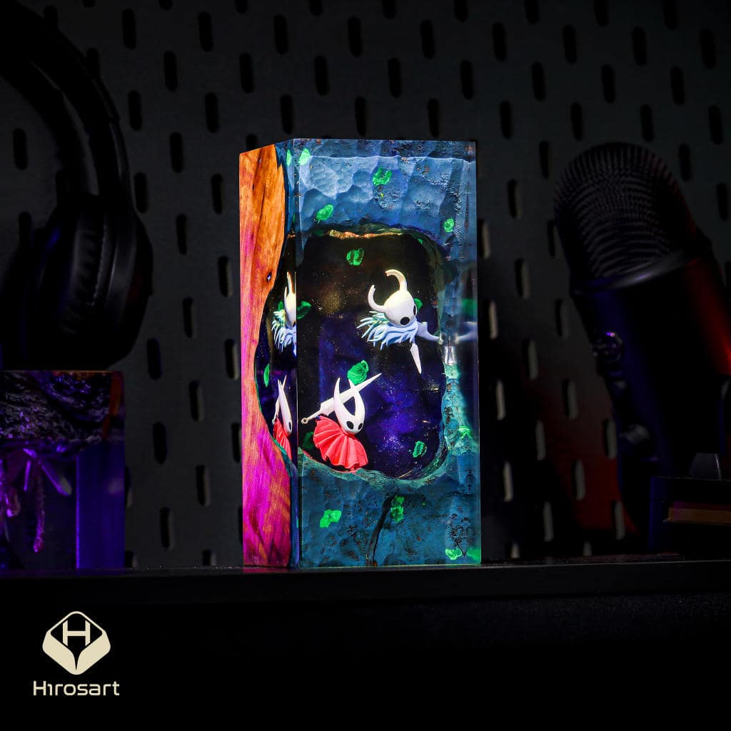 Hollow Knight Atomic Breath Epoxy Lamp - Image 2