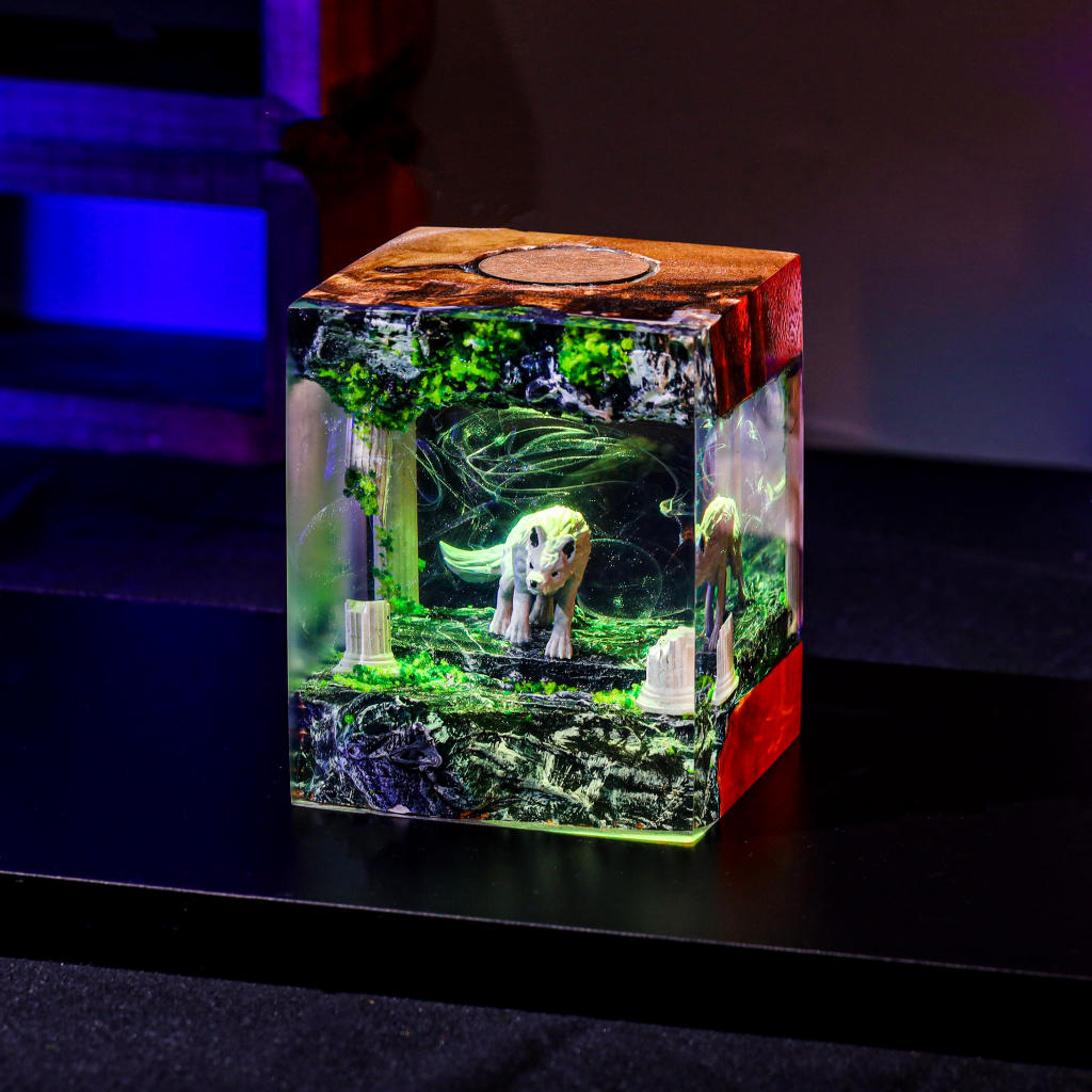 Hunting Wolf Night Light - Image 4