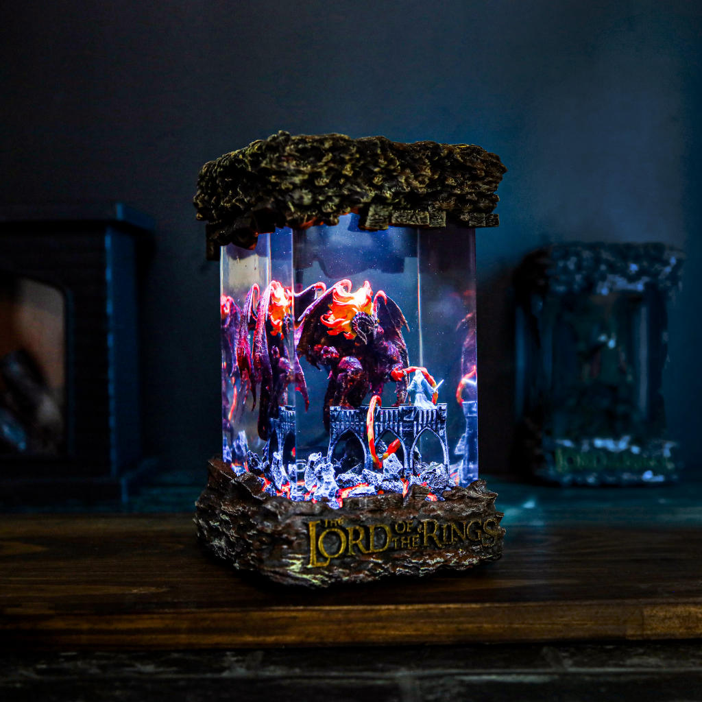 Lord of the Rings Gandalf Vs the Balrog Diorama Lamp - Image 2