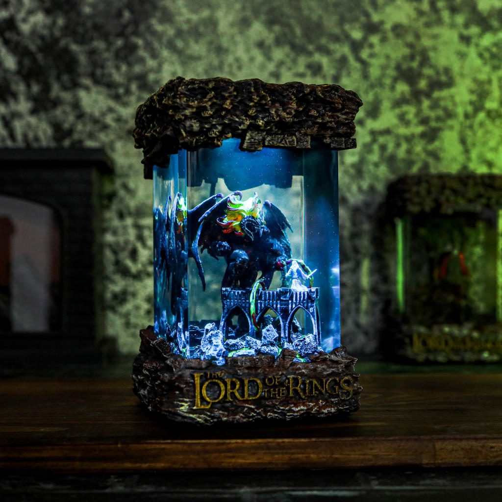 Lord of the Rings Gandalf Vs the Balrog Diorama Lamp - Image 4