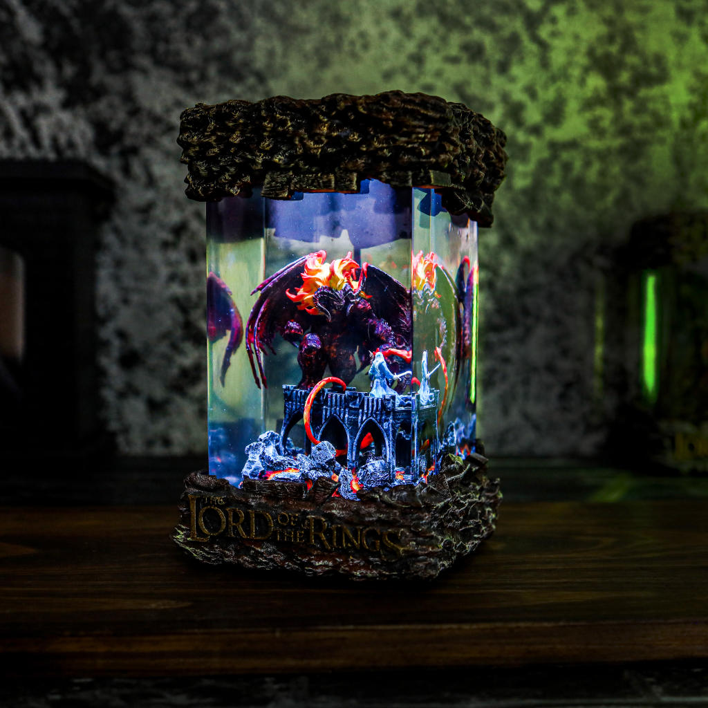 Lord of the Rings Gandalf Vs the Balrog Diorama Lamp - Image 6