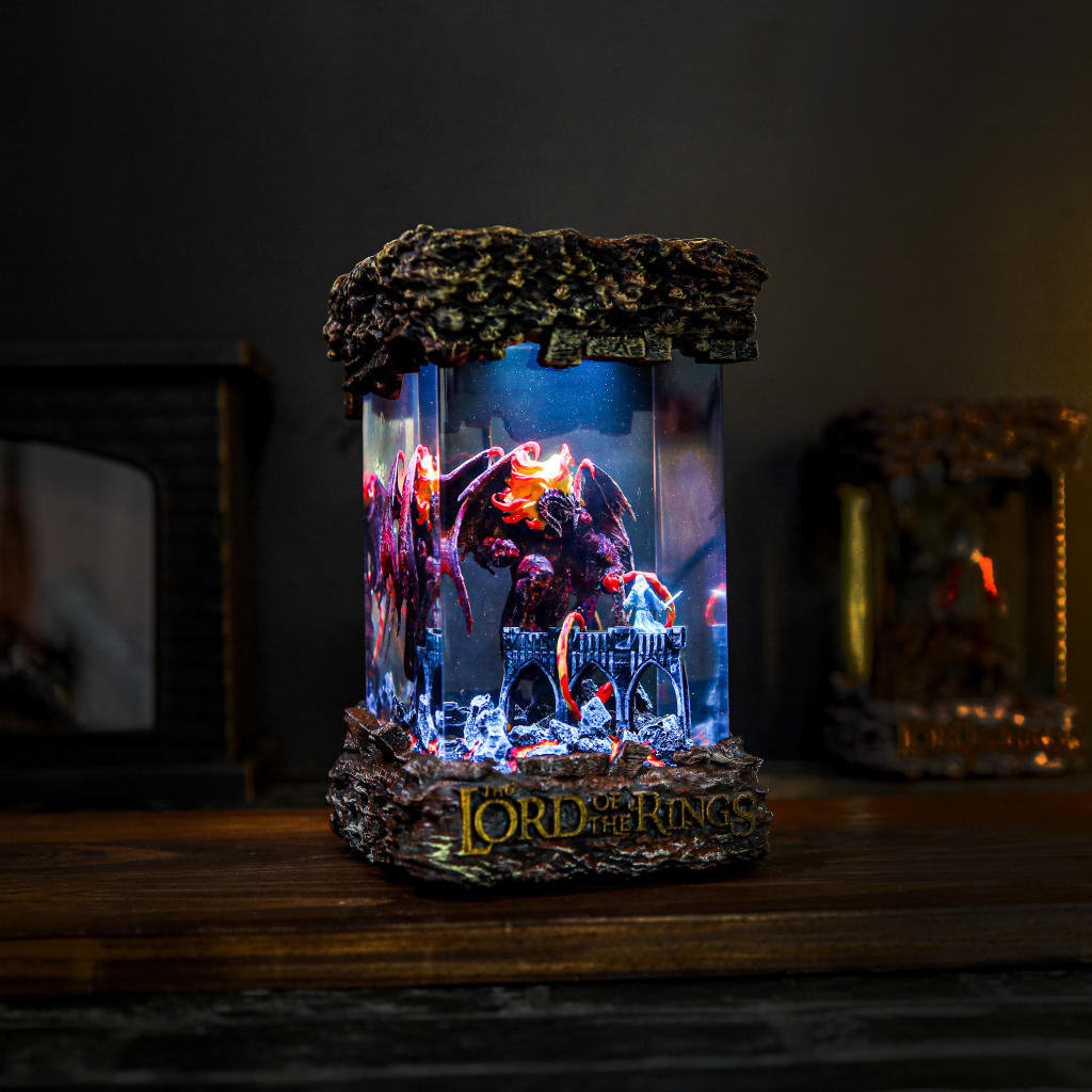 Lord of the Rings Gandalf Vs the Balrog Diorama Lamp - Image 7