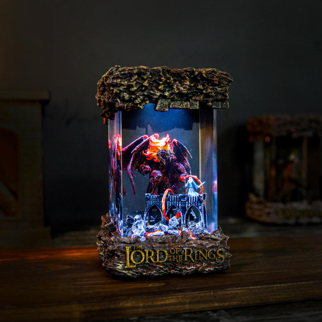Lord of the Rings Gandalf Vs the Balrog Diorama Lamp - Image 8