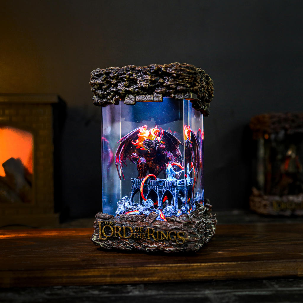 Lord of the Rings Gandalf Vs the Balrog Diorama Lamp - Image 9