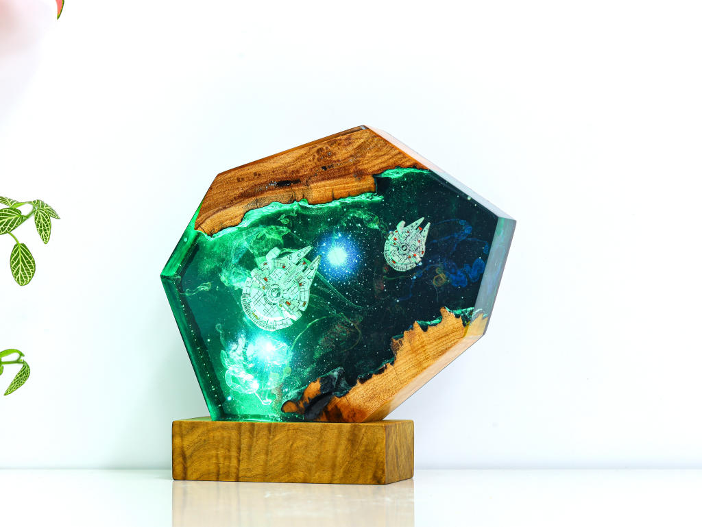 Millennium Falcon Spaceship Night Light - Image 11