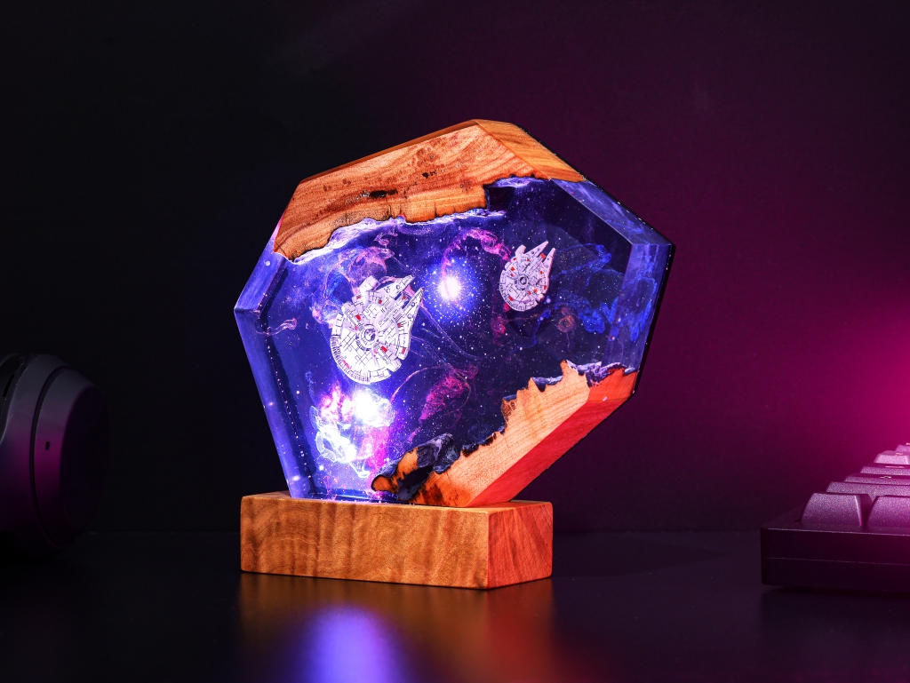 Millennium Falcon Spaceship Night Light - Image 2