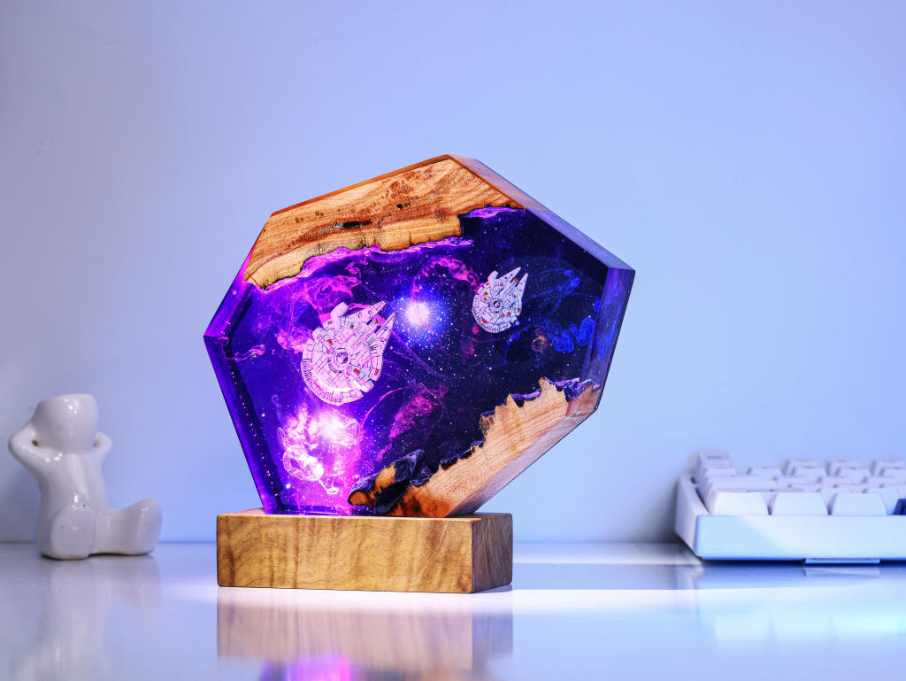 Millennium Falcon Spaceship Night Light - Image 12