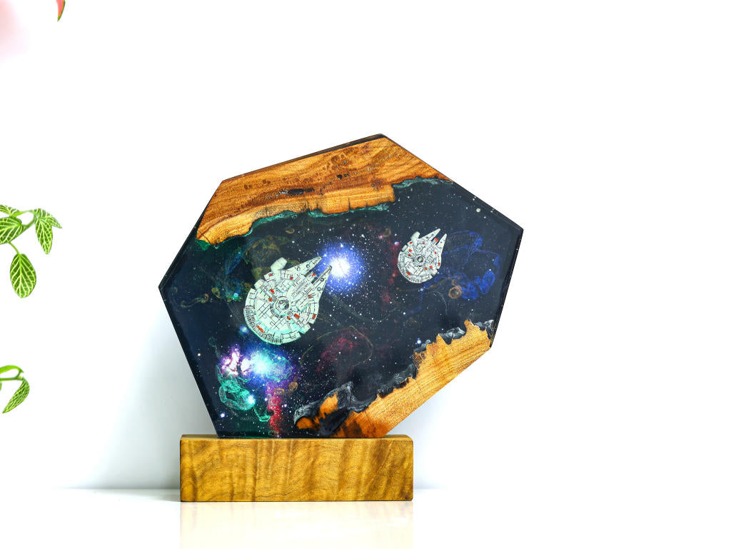 Millennium Falcon Spaceship Night Light - Image 8