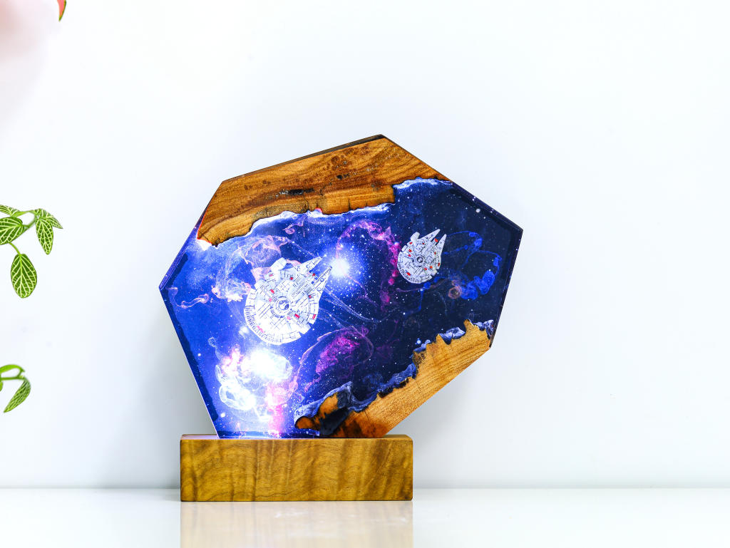 Millennium Falcon Spaceship Night Light - Image 10