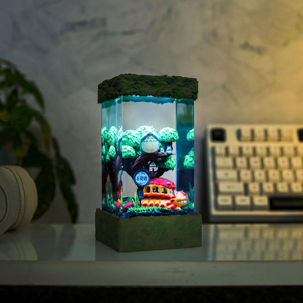 My Neighbor Totoro's Catbus Lamp - Image 5