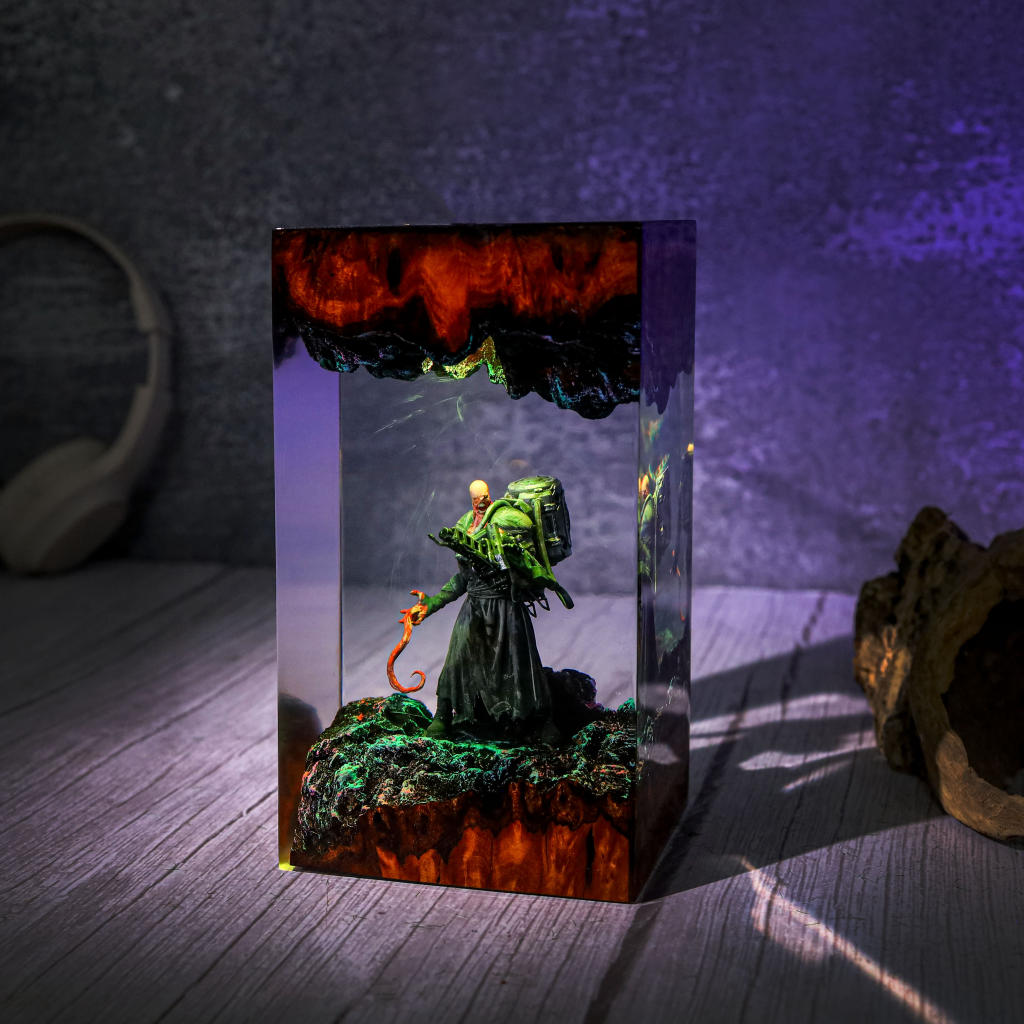 Nemesis from Resident Evil Resin Lamp - Image 3