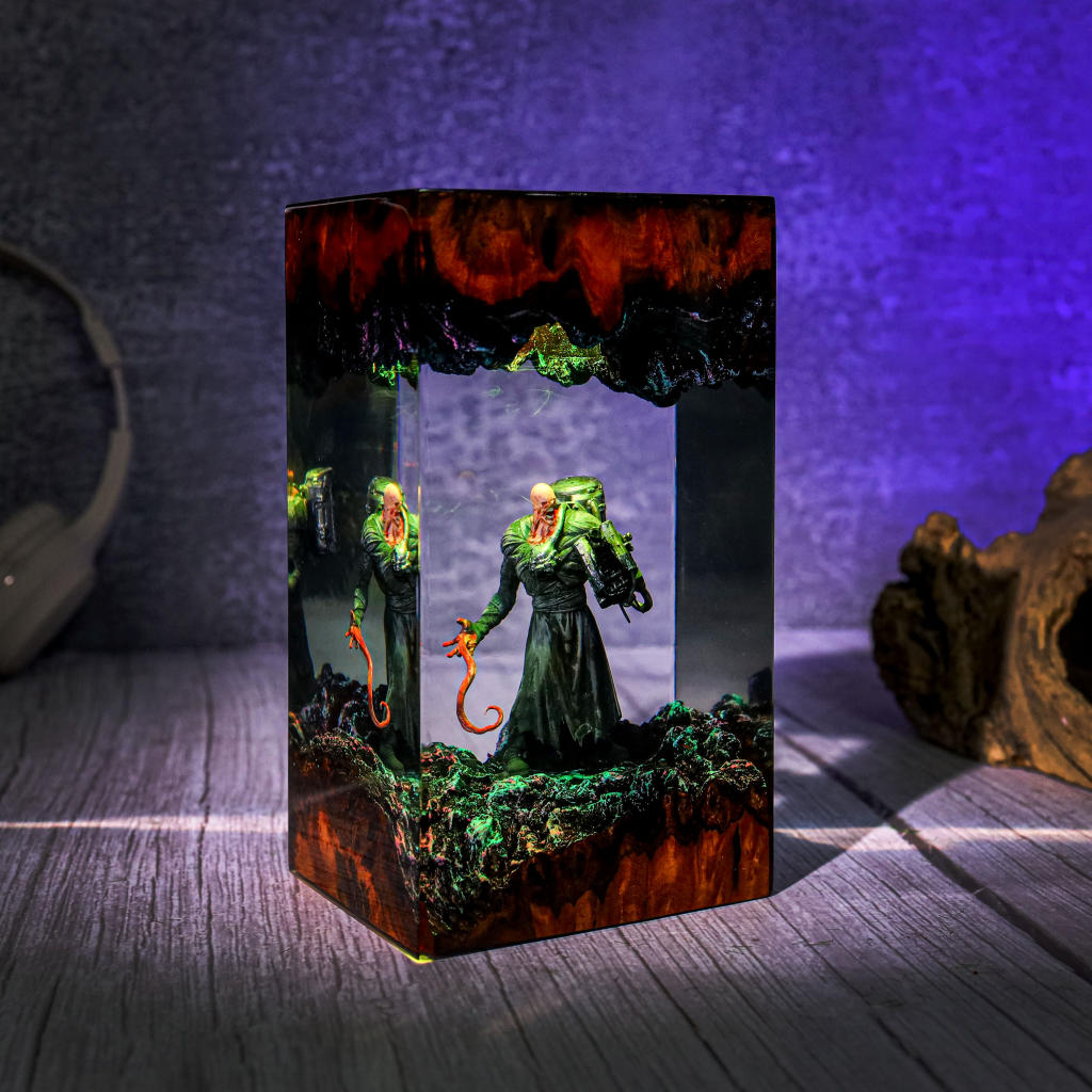 Nemesis from Resident Evil Resin Lamp - Image 5