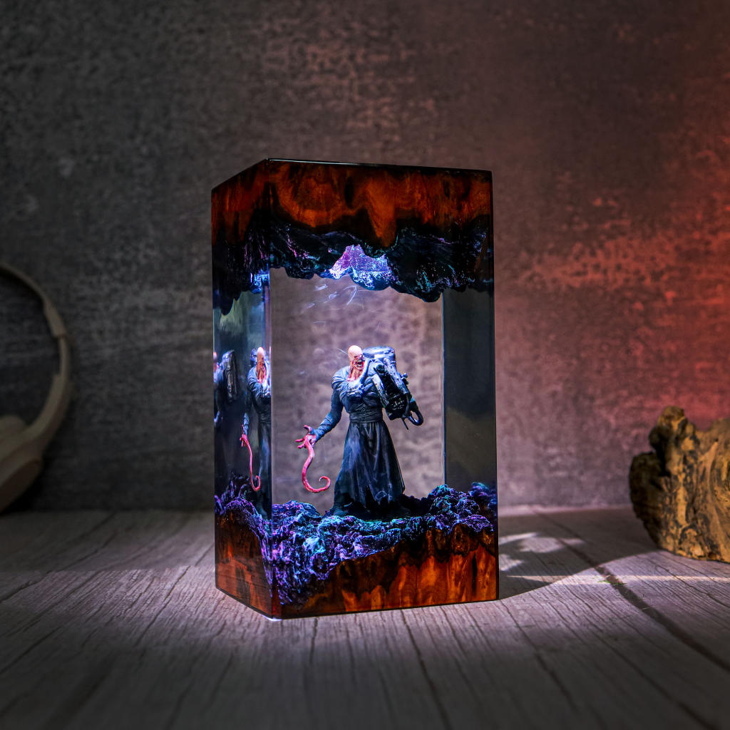 Nemesis from Resident Evil Resin Lamp - Image 4