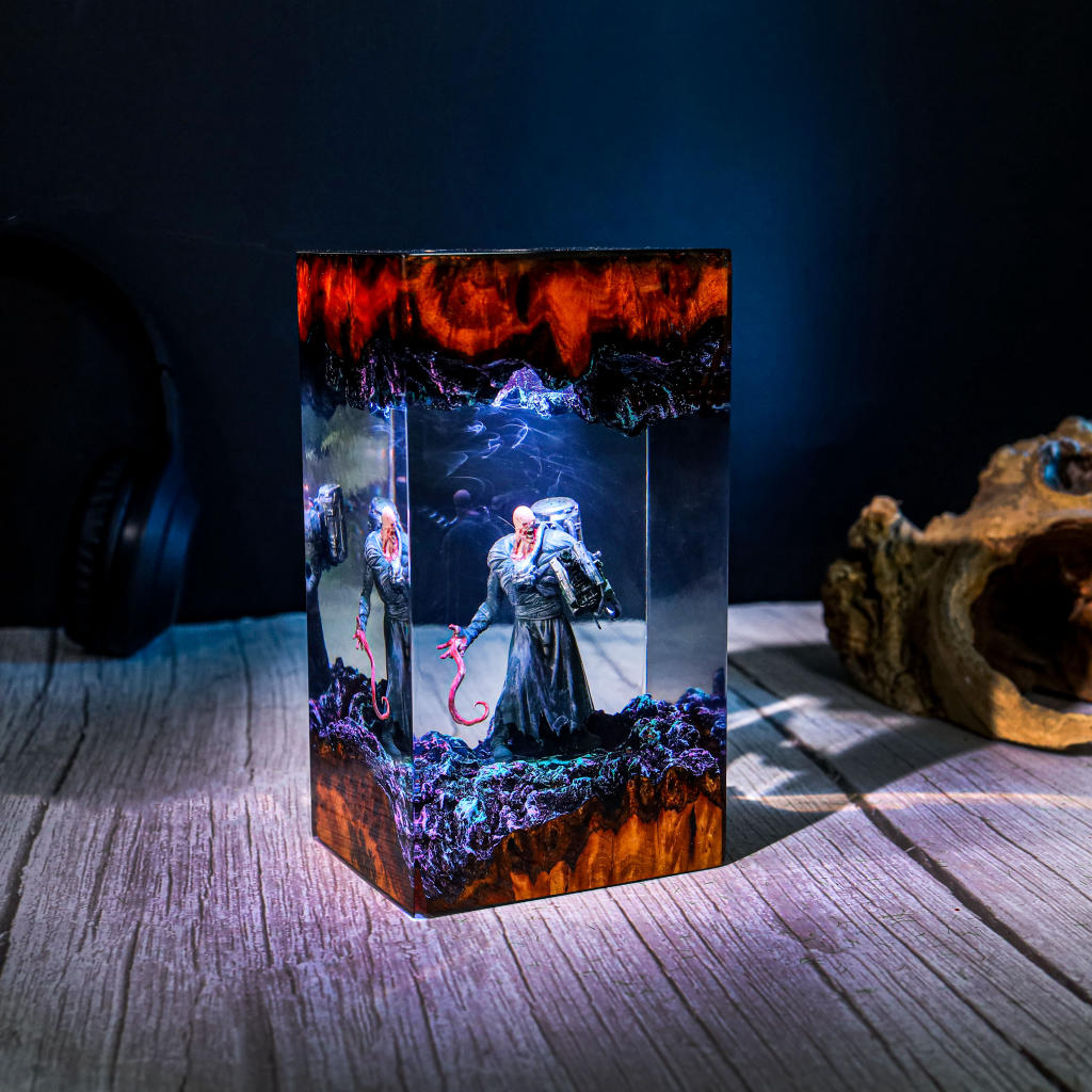 Nemesis from Resident Evil Resin Lamp - Image 10