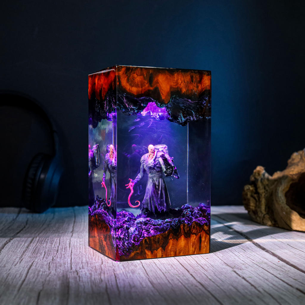 Nemesis from Resident Evil Resin Lamp - Image 9