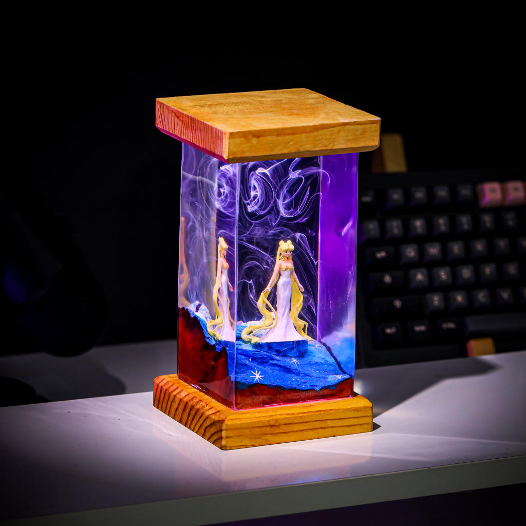 Neo-Queen Serenity Sailor Moon Lamp - Image 5