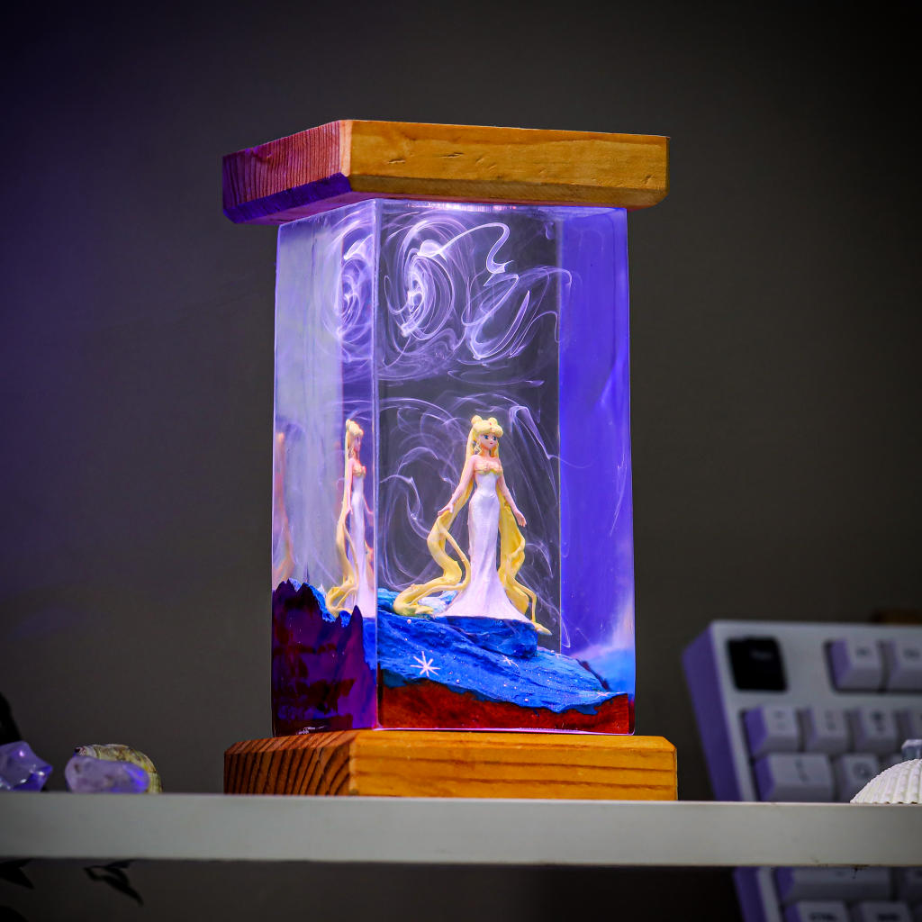 Neo-Queen Serenity Sailor Moon Lamp - Image 4