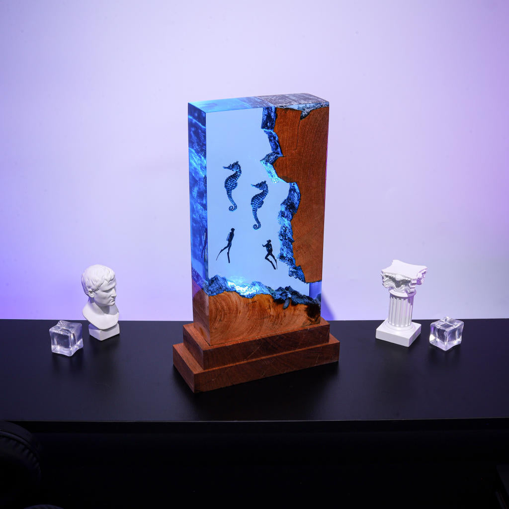 Sea Horse and Divers Night Lamp - Image 6