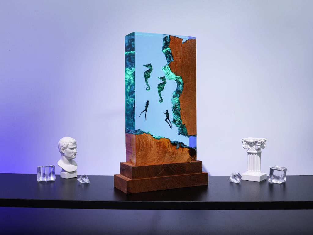 Sea Horse and Divers Night Lamp - Image 4